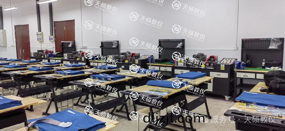 機(ji)械裝(zhuang)配(pei)技(ji)術(shu)、機(ji)械製圖實(shi)訓室(shi)